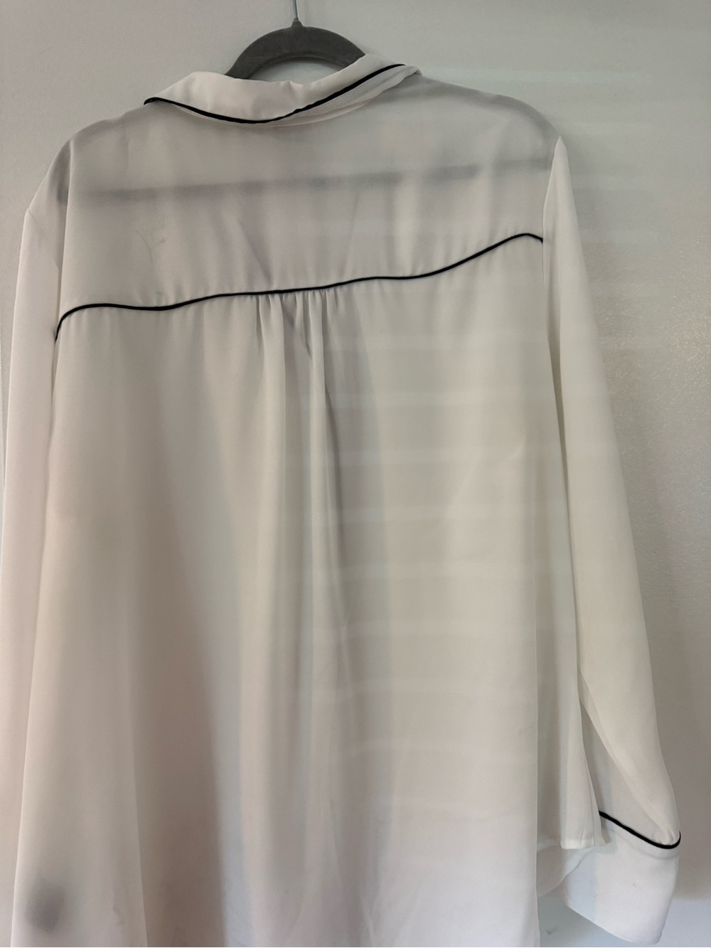 Worthington White Blouse with Black Piping - Picture 2 of 4